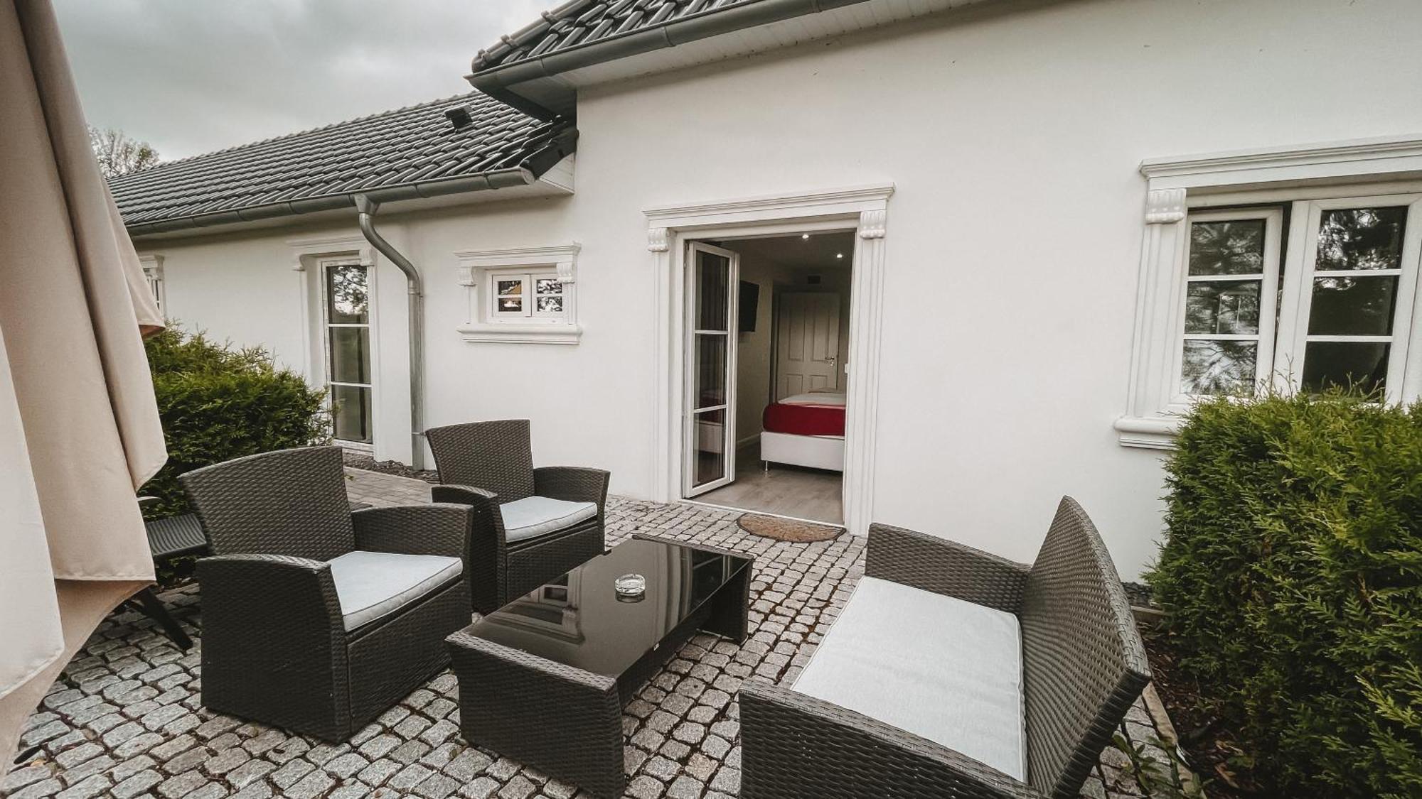 Kavaliershaus Henriettenhof 格洛米茨 外观 照片
